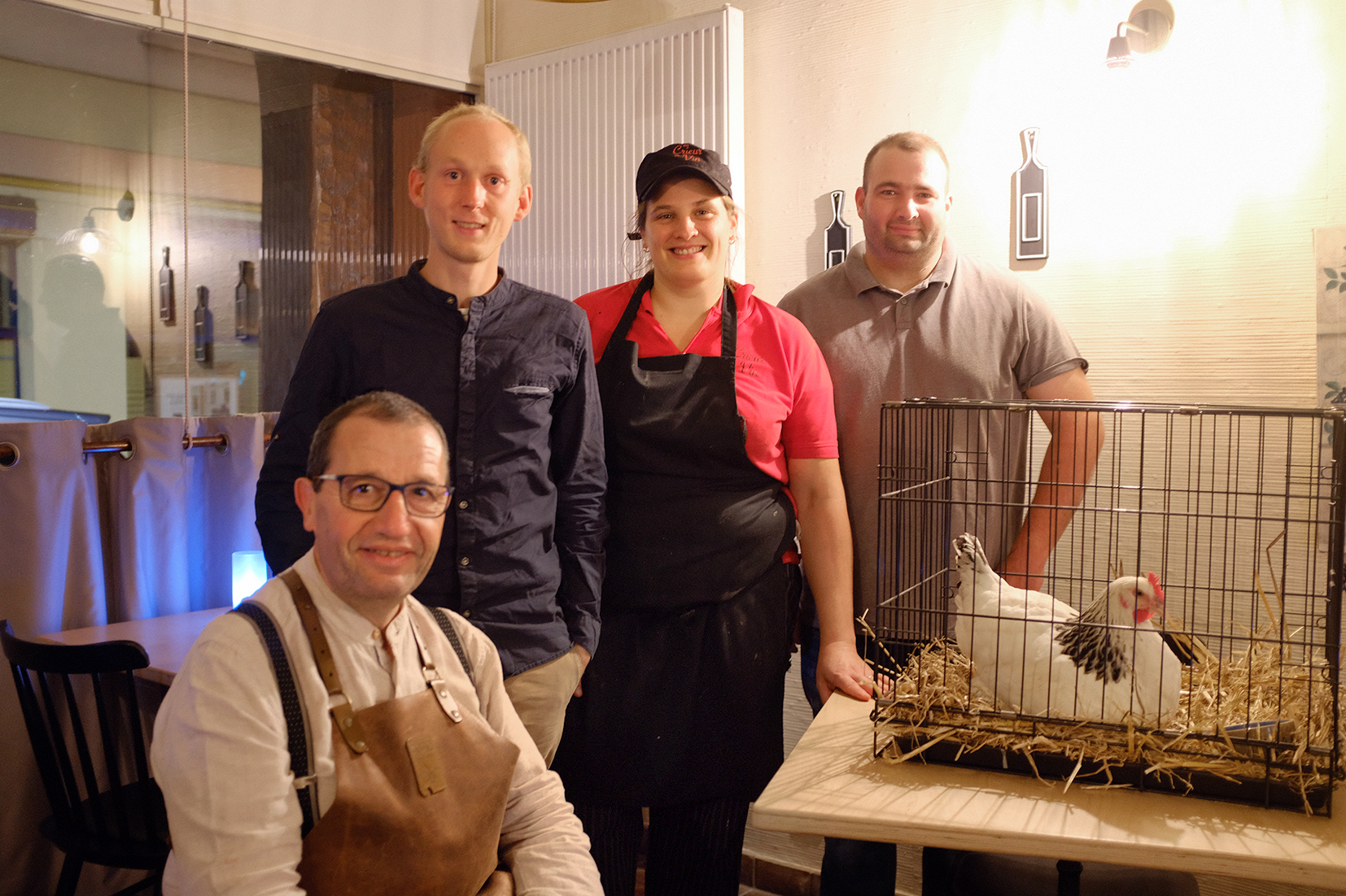 Eleveur de volaille et patrons du restaurant Au Crieur de Vin à Sens